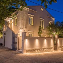 Carpofoli Corfu Town Serviced Luxury Suites, hotel in Corfu-stad
