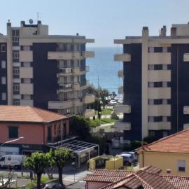 Via dei Mille 1, centrale e vista mare, hotel in Marina di Andora