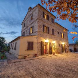 Affittacamere le Querce, hotel u gradu Montefano