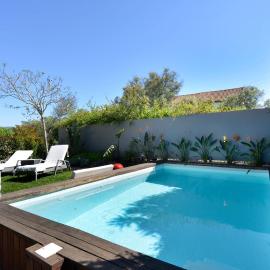 Estoril Garden Villa - 4Bedroom private pool - CheckinHome, хотел в Алкабидеш