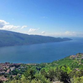 Ferienhaus mit Seeblick und Garten, Pool in ruhiger Lage von Tignale am Gardasee, מלון בטיניאלה