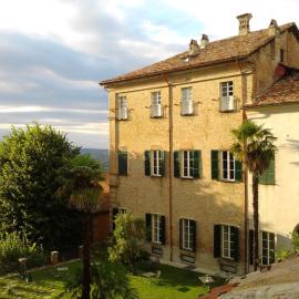 Verduno में, होटल Albergo Real Castello