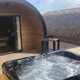 Superior Glamping Pod with Hot Tub, מלון בפרודשם