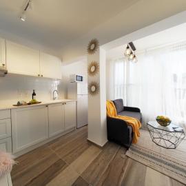 Studio Ariana and patio, hotel en Bat Yam