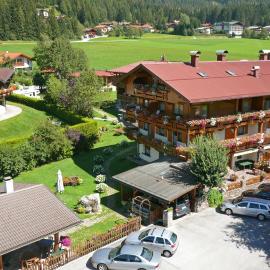 Frühstückshotel Margret, hotel v destinaci Maurach
