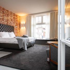 Van der Gang Suites uniek design in hartje Dokkum, hótel í Dokkum