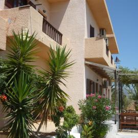 Villa Victoria, hotel u gradu Makrijalos
