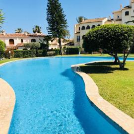 Bungavilla House in La Isla, hotel in Jávea