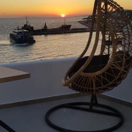 Avra Luxury Suites Mykonos, hotell i Tourlos