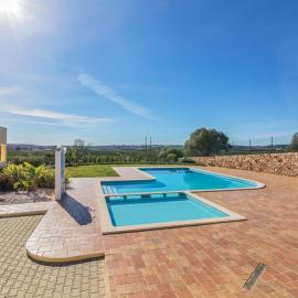 Holiday Home Vila Caravela by Interhome, hotel i Estevais