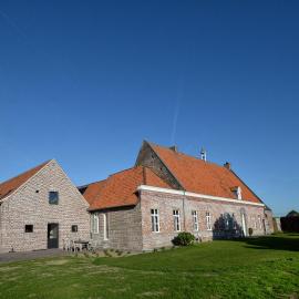 Hoeve Ten Rooden Duifhuize, Hotel in Sint-Denijs