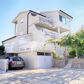Villa Luger EG, hotel u gradu Ražanj