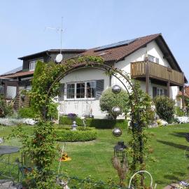 Ferienwohnung Wiese, хотел в Риденбург