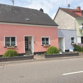 Ferienwohnung Müller, хотел в Wadern