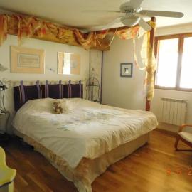 Chez Nous. B & B، فندق في Bassy