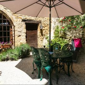 La Tour Aliénor, maison de caractère du XIVème siècle, hotel in Beynac-et-Cazenac