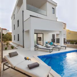 Luxury Apartment La Mer, hotel in Murter