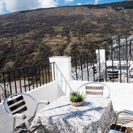 Apartamentos Vista Veleta, hotel sa Capileira