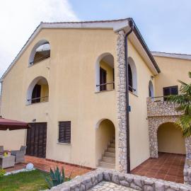 Apartments TB, hotel in Porat