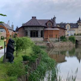 Готельно-ресторанний комплекс Прованс парк: Pochaiv şehrinde bir otel