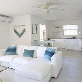 Viesnīca Sea Glass Villa - Spacious 3 Bed / 2 Bath (Lantana 39) pilsētā Seintdžeimsa
