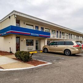 Motel 6-Joliet, IL - I-80، فندق في جوليت