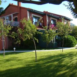 Apartamentos del Norte, hotel u gradu 'Andrín'