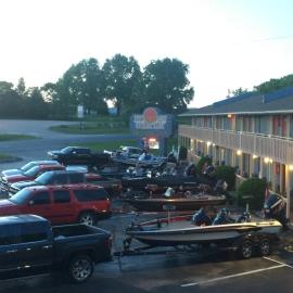 Mountain Country Motor Inn, hotel din Branson West