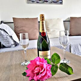 Villa Giannis Apartments, hotel in Nea Vrasna