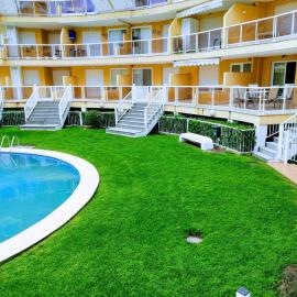 Parquemar VIII Solo Familias Serviplaya, hotel in Playa de Xeraco