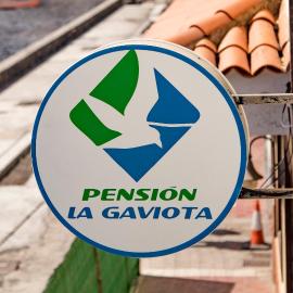 Pensión La Gaviota, hotell i Playa de Santiago