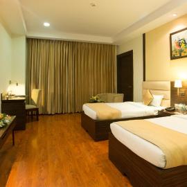Hyphen Premier-Business Hotel، فندق في ميروت