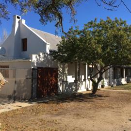 Arnheim Guest Cottage, hotel di Robertson