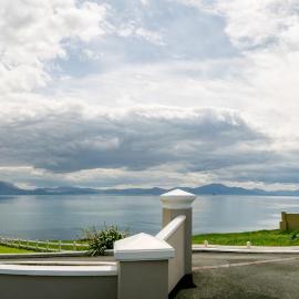 Ballyheigue Cliff Side and Sea View Apartment, khách sạn ở Ballyheigue