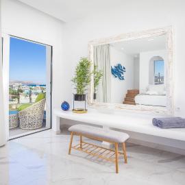 Ammos Luxury Suites
