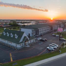 The Crossroads Hotel and Suites Irving, hotel in Irving