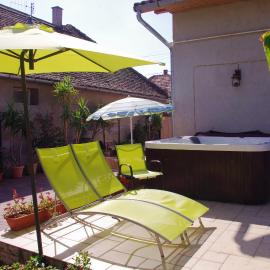 Tölgyfakuckó apartman, khách sạn ở Baja