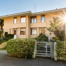 VILLA MARY, hotelli kohteessa Arco