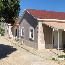 Petros Rooms & Apartments