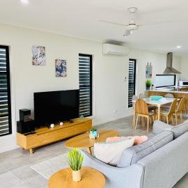 Airlie Beach Delight Hop skip jump to everything