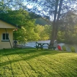 Riverbend Lodging, hotelli kohteessa Bryson City