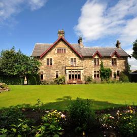 St Michaels Guest House، فندق في إلجين