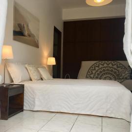 Eratous Seaside House, Hotel in Agii Dimitrios ke Panteleimon