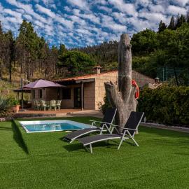 Roque nublo rural houses I
