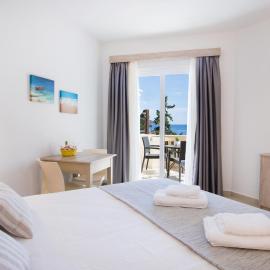 Porfyris Studios and Apartments, hotel in Karpathos