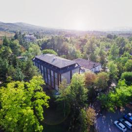 Hotel Terme Salvarola، فندق في ساسوولو