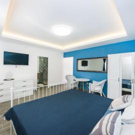 Apartments MARTIN, hotel u gradu Zaton