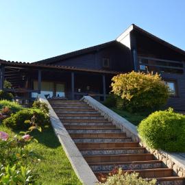 VILLA LAURA, hotell i Salceda
