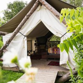 Firelight Camps, hotelli kohteessa Ithaca