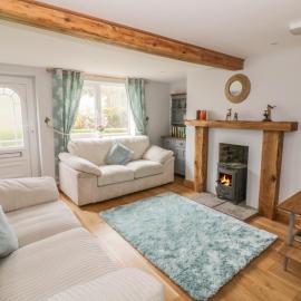 2 Hillside Cottages, Kirton